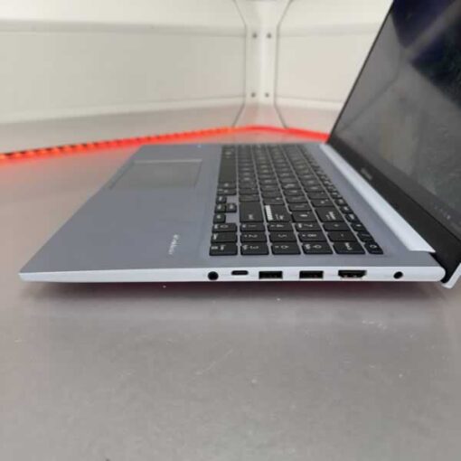 Refurb Asus Vivobook i3 - Image 3